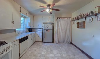 233 E Radio Ln, Arkansas City, KS 67005