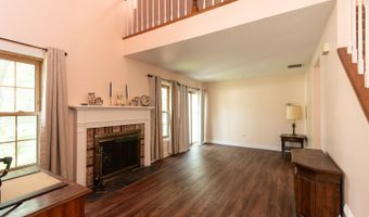 2452 E Hunter Dr, Arlington Heights, IL 60004