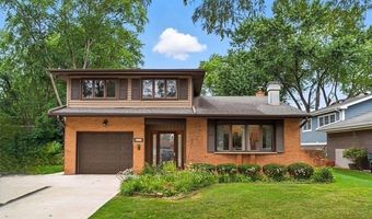 826 S Roosevelt Ave, Arlington Heights, IL 60005