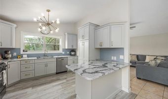 2515 E Primrose Ln, Altamont, IL 62411