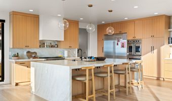 348 E HIDDEN LAKE Dr, Bountiful, UT 84010