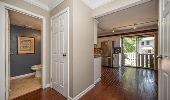 2370 Hidden Meadow Ln, Ballwin, MO 63021