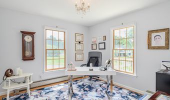 20 Laura Dr, Danbury, CT 06811
