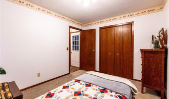 26233 555th Ave, Austin, MN 55912