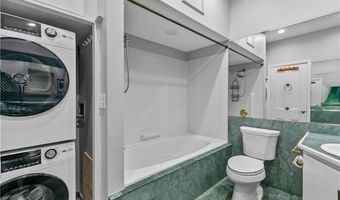 553 Bellevue Ave 14, Newport, RI 02840