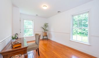 15 Tanglewood Dr, Andover, NJ 07848