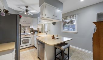 111 Hurstland Dr, Bardstown, KY 40004