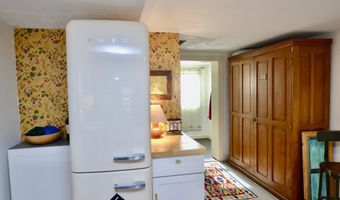 105 Lafountain St, Burlington, VT 05401