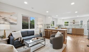 115 S IRIS St, Alexandria, VA 22304