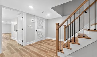 29 W 9TH St, Bayonne, NJ 07002