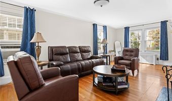 190 Auburn St, Cranston, RI 02910