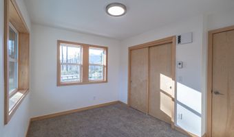 51680 Rose St, Blue River, OR 97413