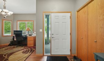 4942 Hemingway Dr, Ames, IA 50014