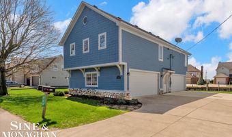 113 Roselawn St, Algonac, MI 48001