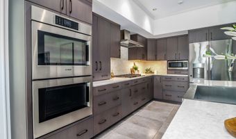13 Kellogg St, Brookfield, CT 06804