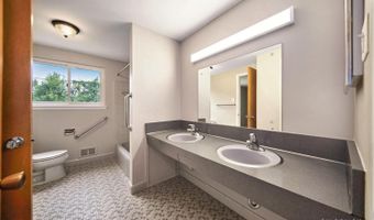 2923 Burlington Ct, Ann Arbor, MI 48105