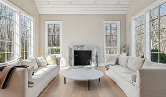39 Timber Trl, Amagansett, NY 11930