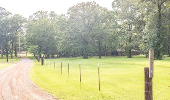 120 Peterson Dr, Benton, LA 71006
