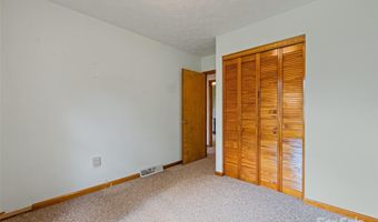 14 Fieldcrest Rd, Arden, NC 28704