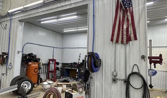 601 E 10th St, Alton, IA 51003