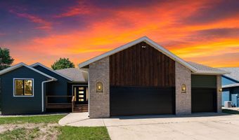 813 E Heatherwood Dr, Brandon, SD 57005