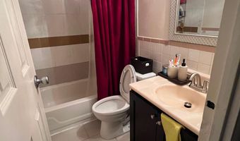 5618 BLOOMFIELD Dr 101, Alexandria, VA 22312