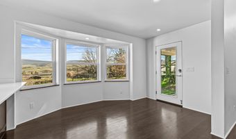 593 Crowson Rd, Ashland, OR 97520