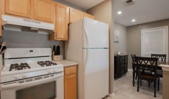 414 Wedgewood Cir 25, Belford, NJ 07718
