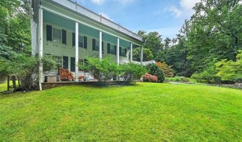 39 Cherry Ln, Airmont, NY 10952