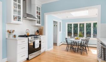 291 Spencer Ave, Warwick, RI 02818