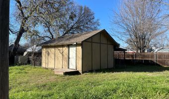 110 S Hubbard St, Alvord, TX 76225