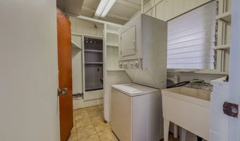 588 POHAKU St, Kahului, HI 96732