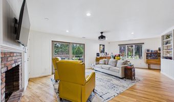 3255 Buttermilk Ln, Arcata, CA 95521