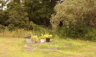 4 Brackett Hill Rd, Alfred, ME 04002