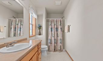 W5862 GERANIUM Drive, Appleton, WI 54915