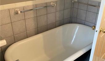 32 Wilbur Rd, Lincoln, RI 02865