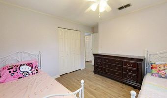 1402 Pineland Dr, Bainbridge, GA 39819