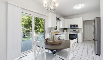 46 Dundee Dr, Cheshire, CT 06410