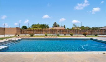 19678 Red Feather Rd, Apple Valley, CA 92307