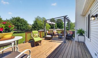 1148 Sawmill Ln, Algonquin, IL 60102