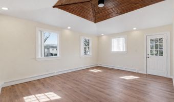 41 Madison Ave, Amityville, NY 11701