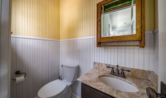 9 First Ave, Branford, CT 06405