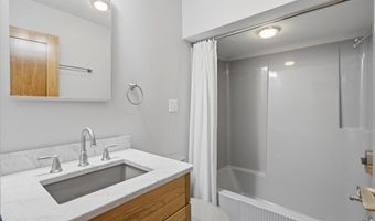 5 Newell Ct, Albany, NY 12204