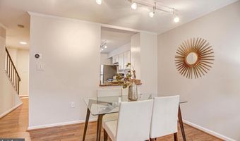 927 S ROLFE St 2, Arlington, VA 22204