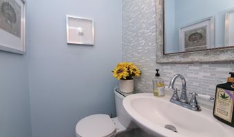 5 DETWEILER Ln, Ambler, PA 19002