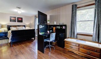 21 Beacon St, Johnston, RI 02919
