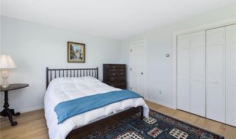 10 Casey Ct, Newport, RI 02840