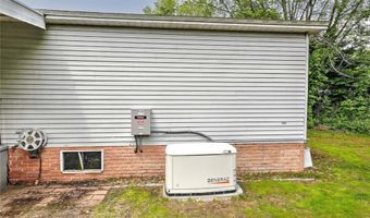 7 Queens Rd, Attleboro, MA 02703
