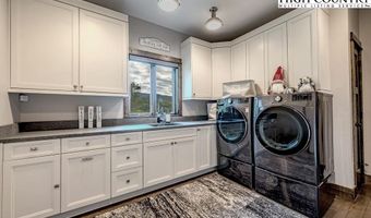 706 Silver Springs Rd, Banner Elk, NC 28604