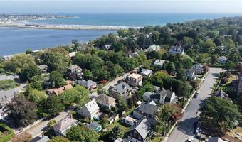55 Hunter Ave, Newport, RI 02840